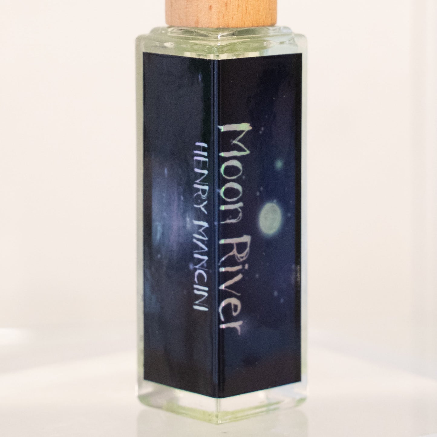 Layered Aroma Sound      -MOON RIVER - (CINEMA)   18ml